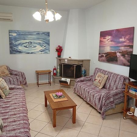 Vila Lefkas House With Garden Tsoukaládhes Exteriér fotografie