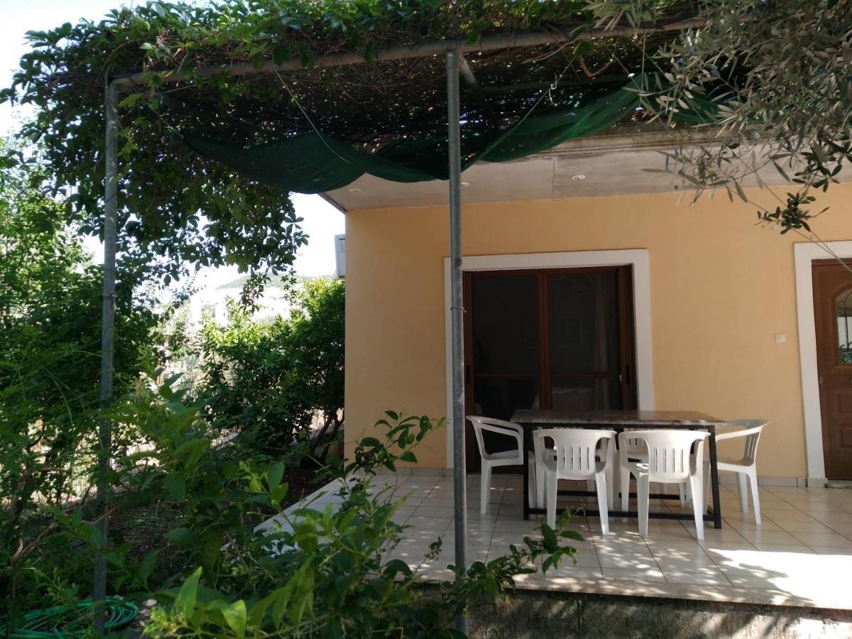 Vila Lefkas House With Garden Tsoukaládhes Exteriér fotografie