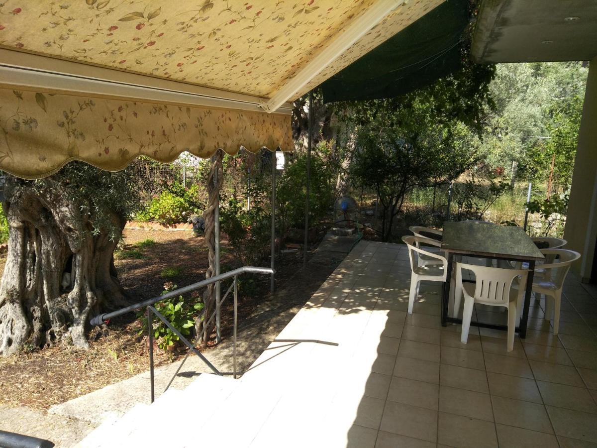 Vila Lefkas House With Garden Tsoukaládhes Exteriér fotografie